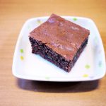 きょうのおやつは、チョコバナナケーキでした。