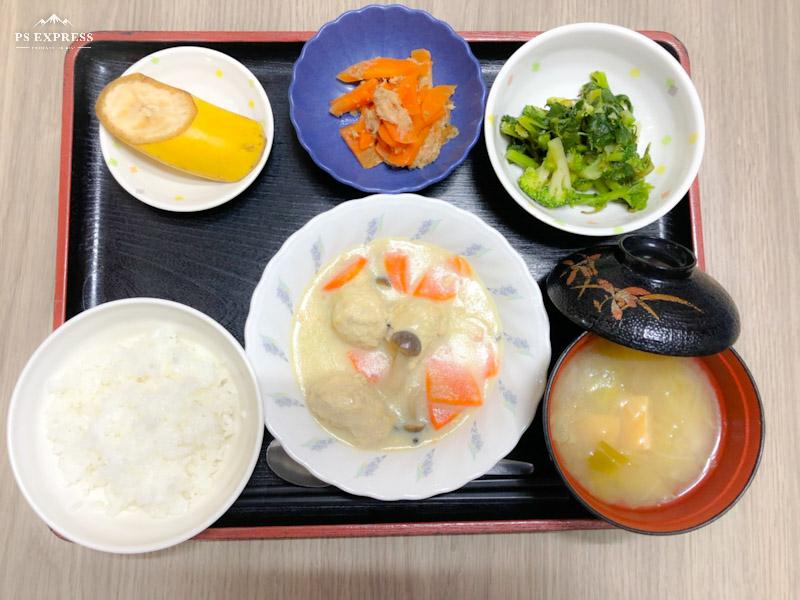 今日のお昼ごはんは、肉団子の豆乳煮、青じそ和え、炒め煮、みそ汁、果物でした。