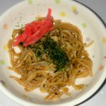 おや今日のおやつは【焼きそば】でした。
