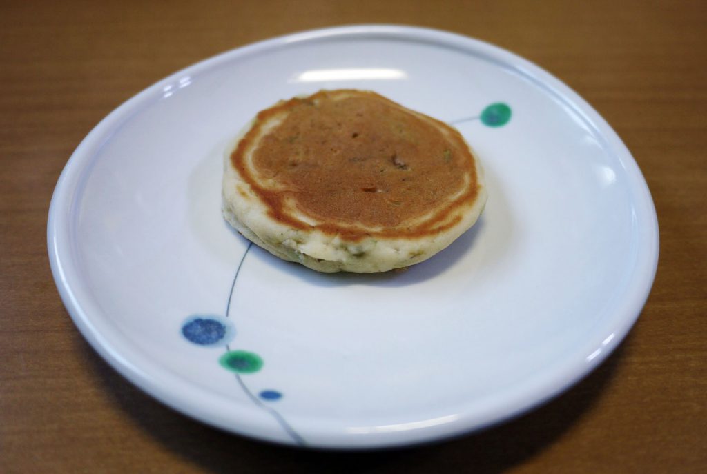 きょうのおやつは、ふき焼きもちでした。