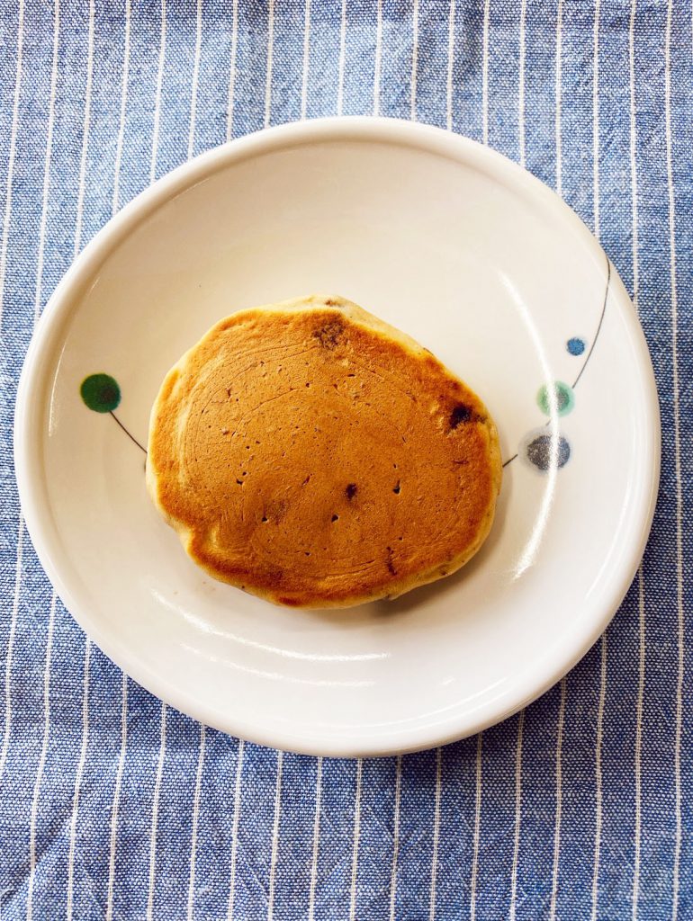 きょうのおやつは、チョコチップパンケーキでした。