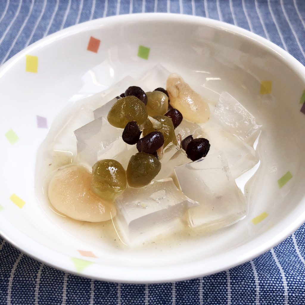 きょうのおやつは、豆かんでした。