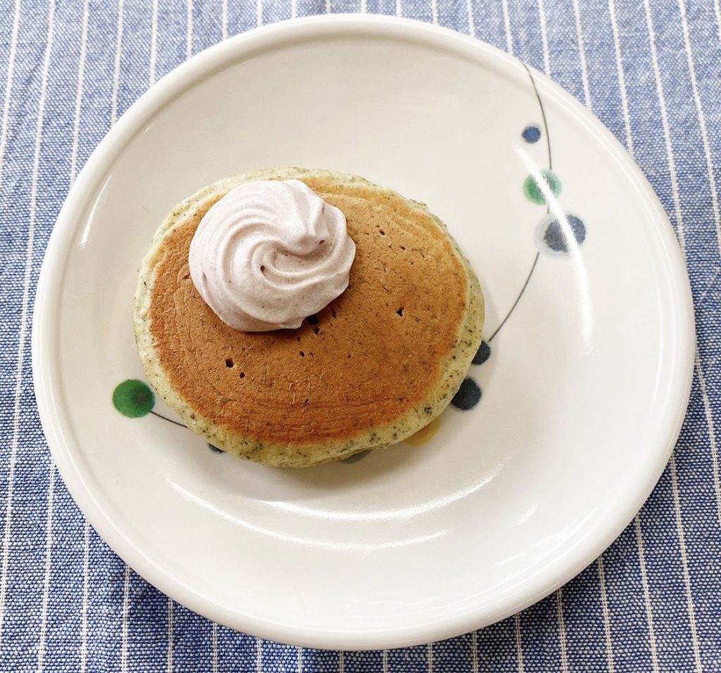 きょうのおやつは、緑茶パンケーキでした。