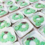 きょうのおやつは、クリスマスを前にかわいいクッキーでした。