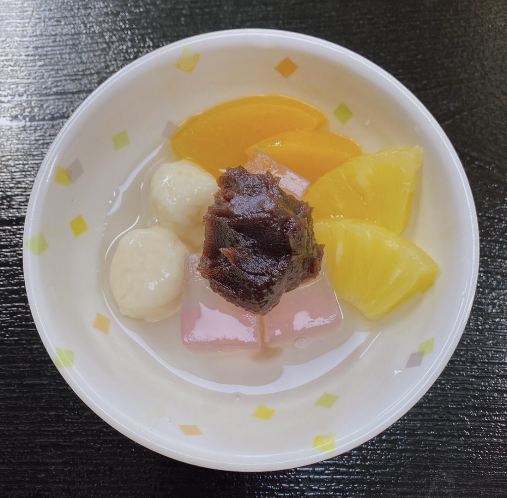 きょうのおやつは、ﾌﾙｰﾂ豆腐白玉あんみつ	でした。