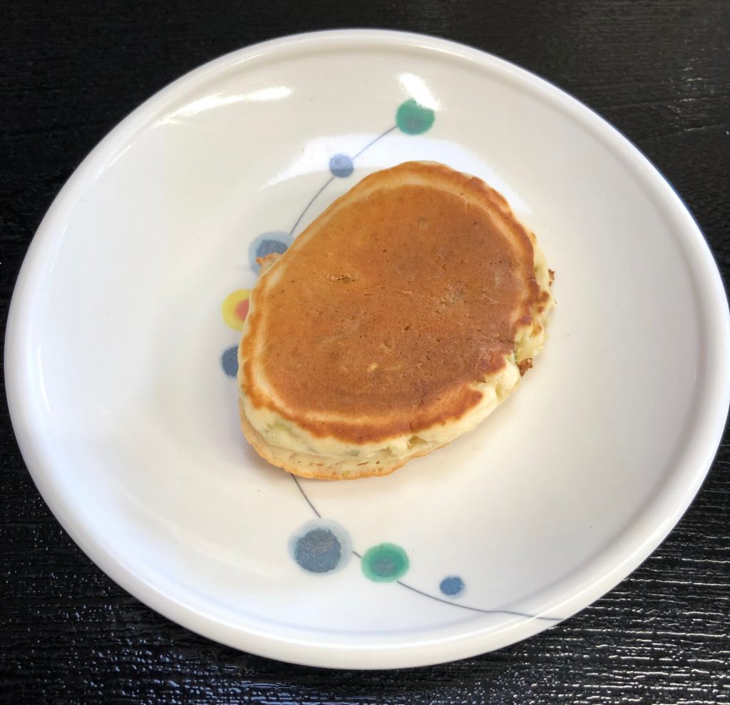 きょうのおやつは、ふき焼きもちでした。