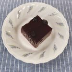 きょうのおやつは、ブルーベリーかんでした。