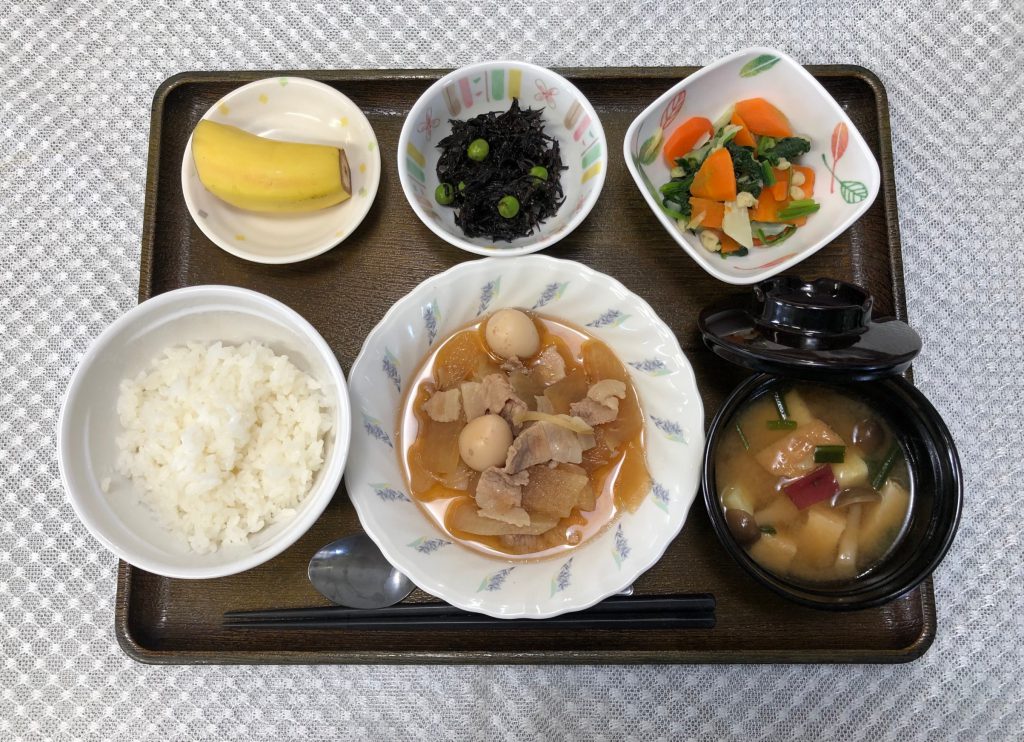 10月14日きょうのお昼ごはんは、豚肉と大根のこってり煮・お浸し・ひじきの酢みそ和え・みそ汁・くだものでした。