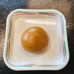 12月2日木曜日　きょうのおやつは、温泉まんじゅう（群馬の郷土菓子）でした。