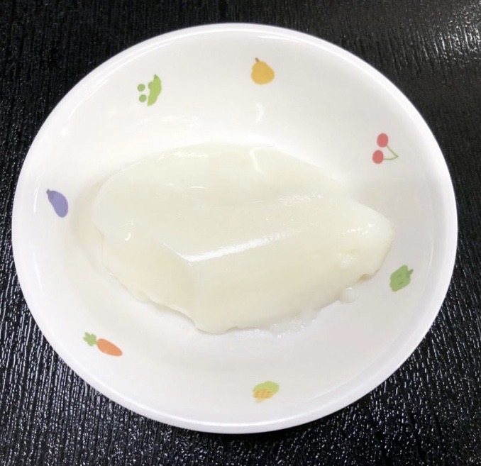 １月１８日火曜日　きょうのおやつは、やわらか杏仁豆腐でした。