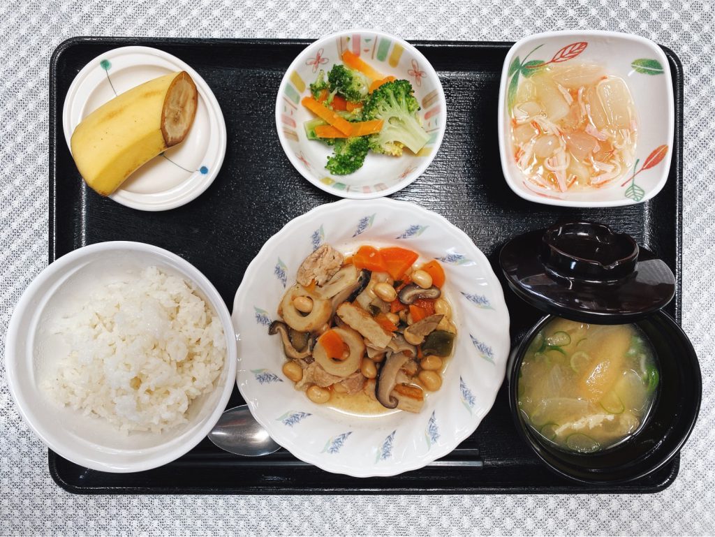 4月13日水曜日　きょうのお昼ごはんは、大豆五目煮・生姜和え・大根のくずあん・みそ汁・くだものでした。
