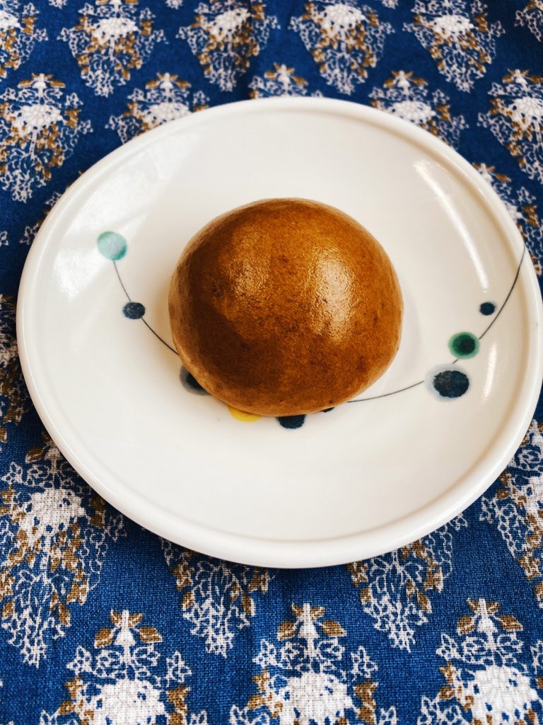 6月7日火曜日　きょうのおやつは、郷土のお菓子・温泉まんじゅう（群馬県）でした。