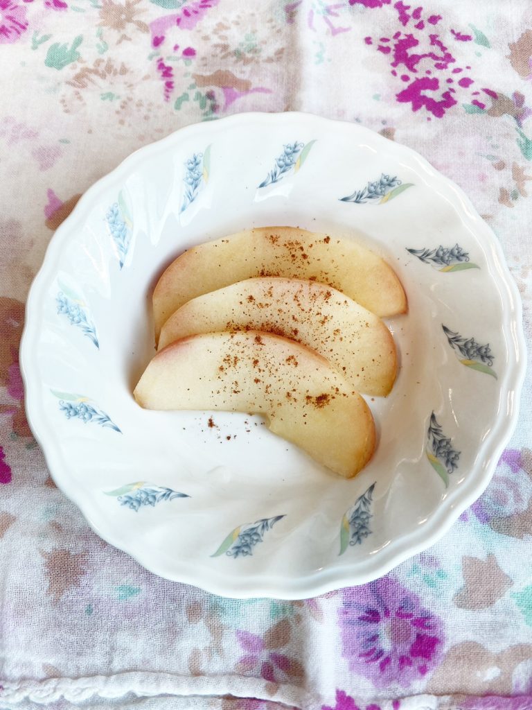 1月20日金曜日　きょうのおやつは、焼きりんごでした。