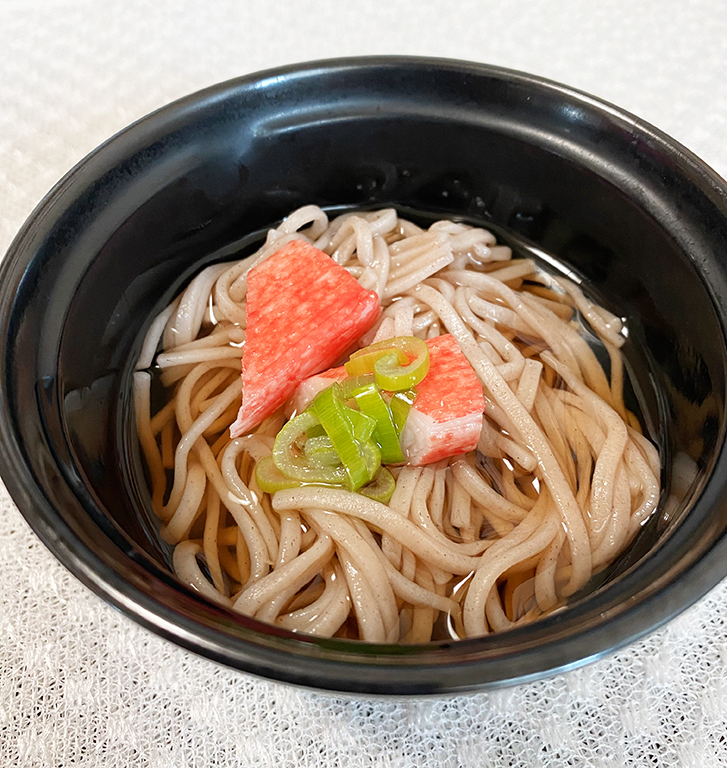 5月27日土曜日　きょうのおやつは、おそばでした。