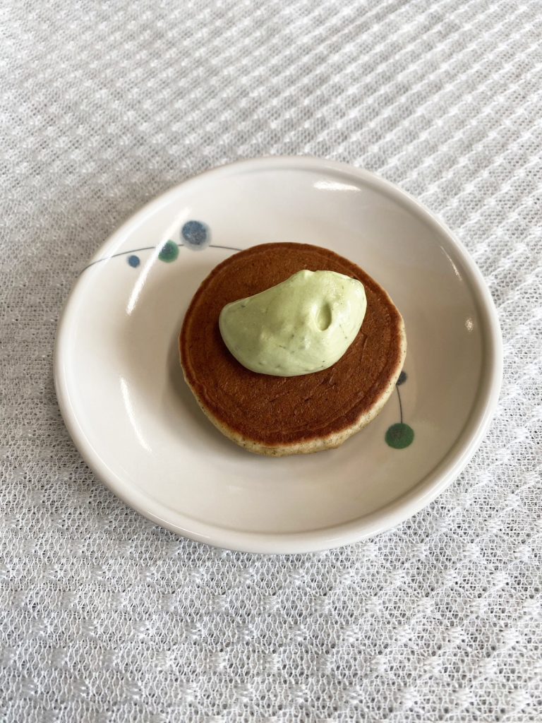 ７月６日木曜日　きょうのおやつは、緑茶パンケーキでした。