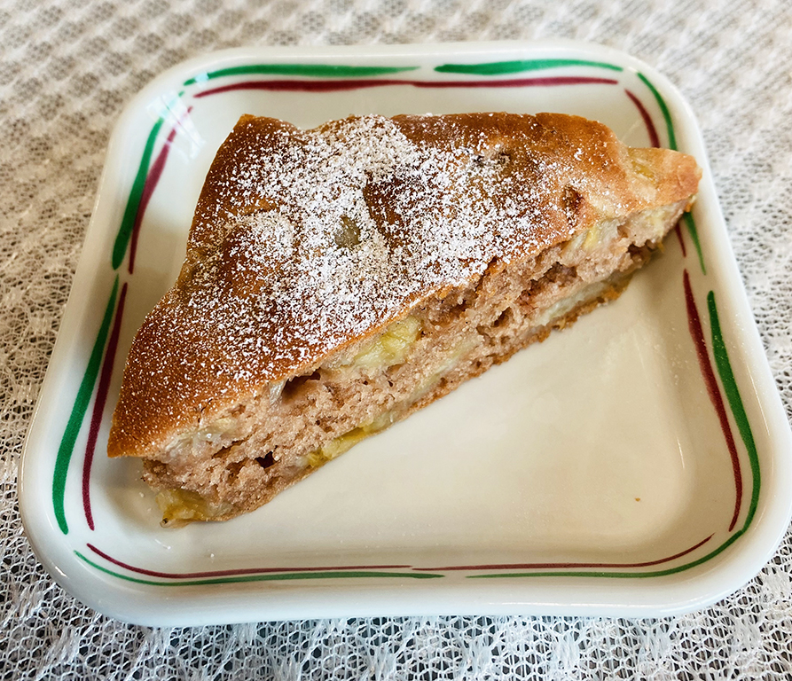 9月13日水曜日　きょうのおやつは、チョコバナナケーキでした。