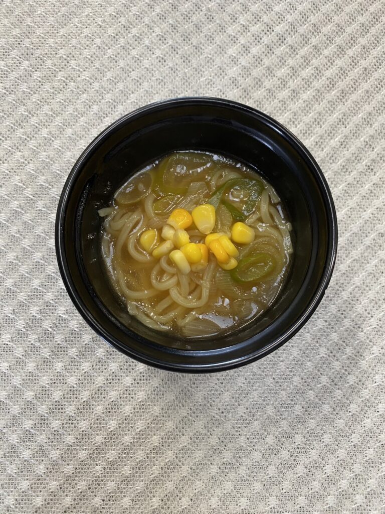 3月1日金曜日　きょうのおやつは、みそラーメンでした。