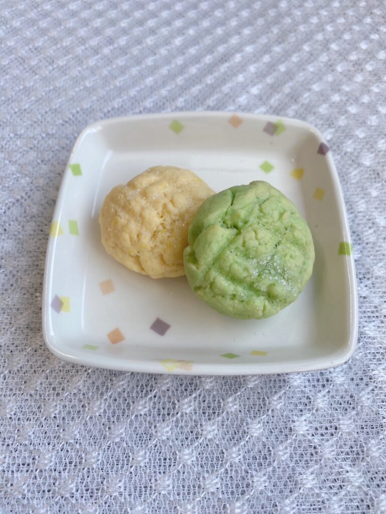 5月9日木曜日　きょうのおやつは、メロンパンクッキーでした。