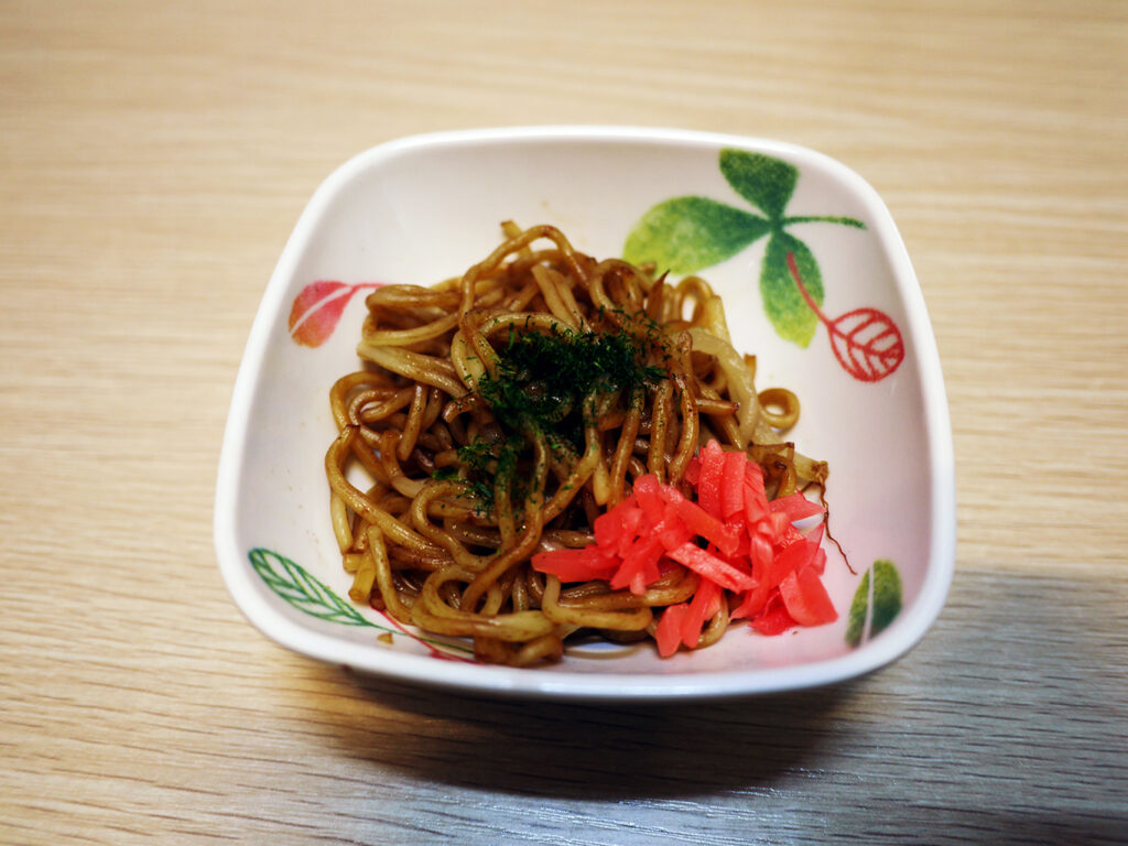 5月2日木曜日　きょうのおやつは、焼きそばでした。