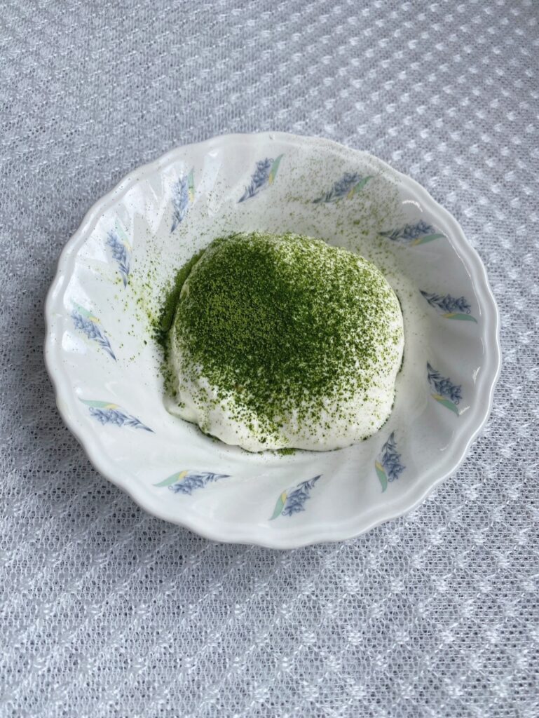 5月20日月曜日　きょうのおやつは、抹茶豆腐ティラミスでした。