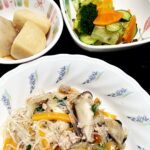 4月17日木曜日　きょうのお昼ごはんは、挽肉と春雨の中華炒め・高菜和え・煮ころがし・みそ汁・くだものでした。