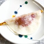4月17日木曜日　きょうのおやつは、花びらもちでした。