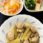 4月23日水曜日　きょうのお昼ごはんは、ふきと鶏肉のバターしょうゆ炒め・煮なます・厚揚げ煮・みそ汁・くだものでした。